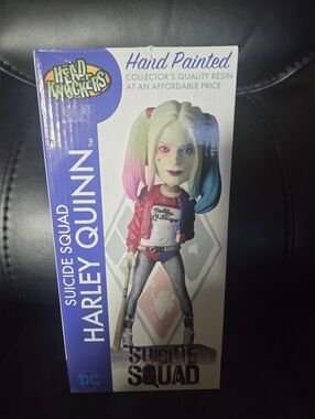 Neca DC Harley Quinn Hand-Painted Resin Bobble Head Figure